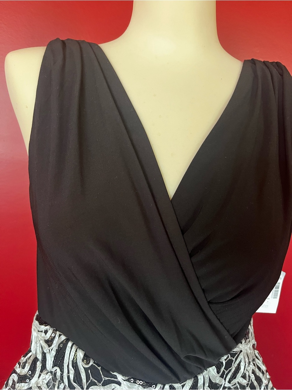 New Roz & Ali Black Bodice with White Lace Overlay Dress - Picture 2 of 16